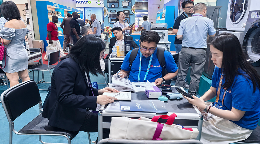 广交会首日：金环电器与全球客商共商烘干新机遇