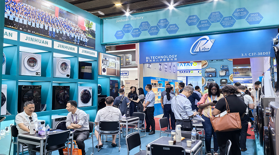 广交会第三日：展位前的国际对话